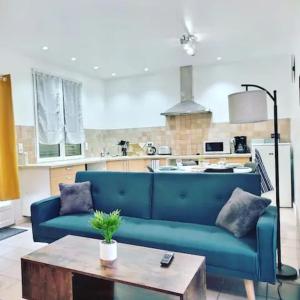 CHATENAY 4 · Cozy Studio with car park and terrace