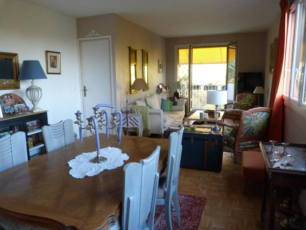 Appartement Chatou 2 pièces en résidence avec parking privé 7 Rue Beaugendre 78400 Chatou