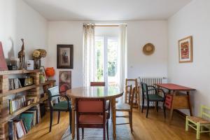 Chez Casimir by Cocoonr