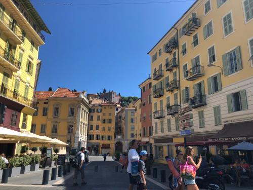 Chez Kari-top location in charming old town