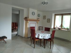 Appartement Chez la Jeanne 132 Rue du Lancier 01130 Giron Rhône-Alpes