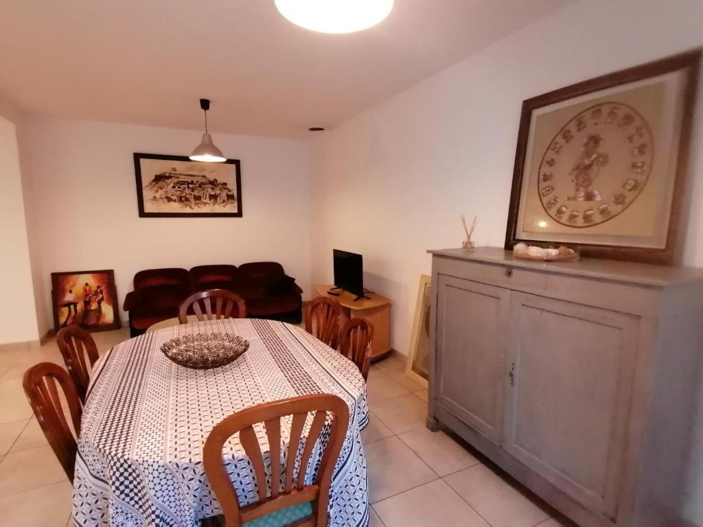 Chez Lydie 26 Avenue de Béziers, 34460 Cessenon