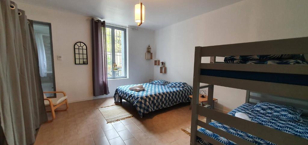 Appartement Chez Mamita : appartement dans quartier calme. Rez de chaussée 16 Rue de la Tour d'Auvergne 11000 Carcassonne
