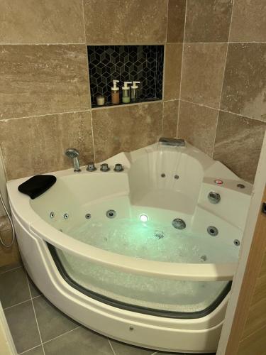 Chez Manena : appartement avec Jacuzzi