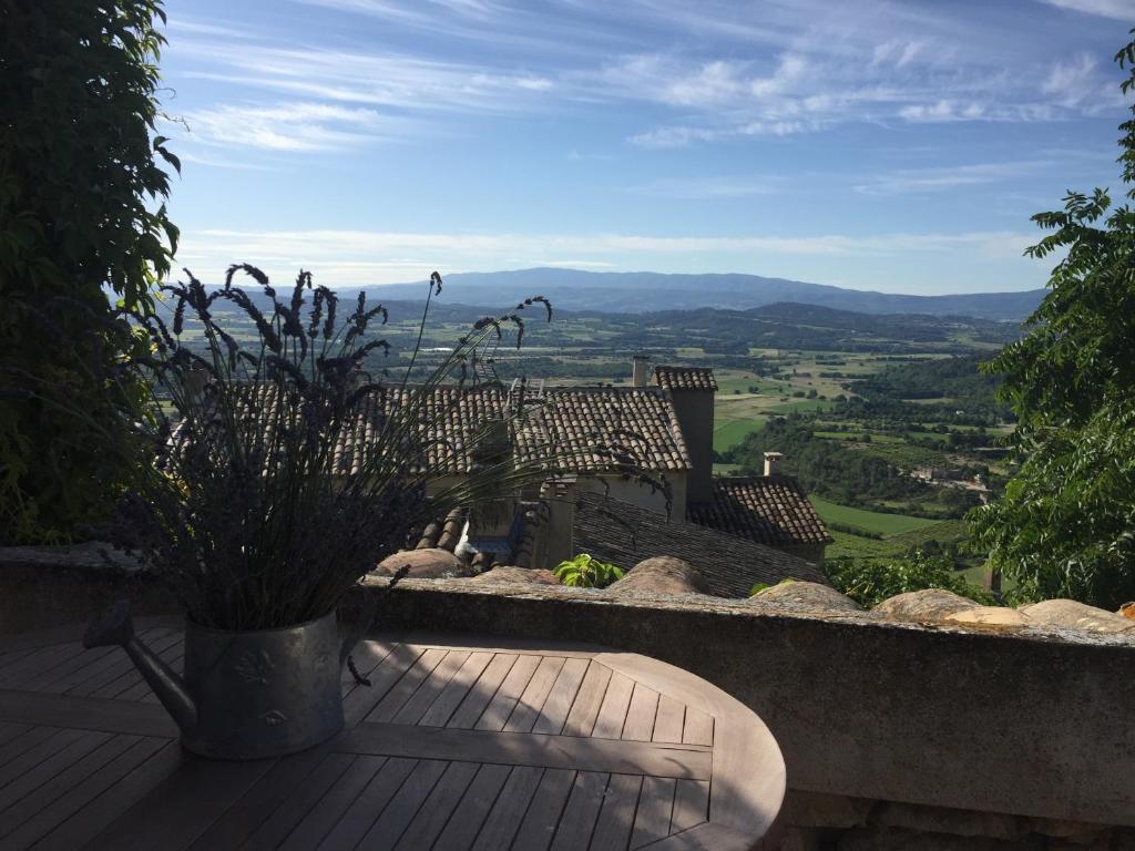 Appartement Chez Marius Gordes Vue panoramique sur luberon 75 Rue Baptistin Pica 84220 Gordes