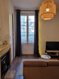 Appartement Chez Mima, paisible T2 rénové avec garage gratuit et local vélos 3ème étage, 3ème porte 8 Rue de la Solidarité 69100 Villeurbanne Rhône-Alpes