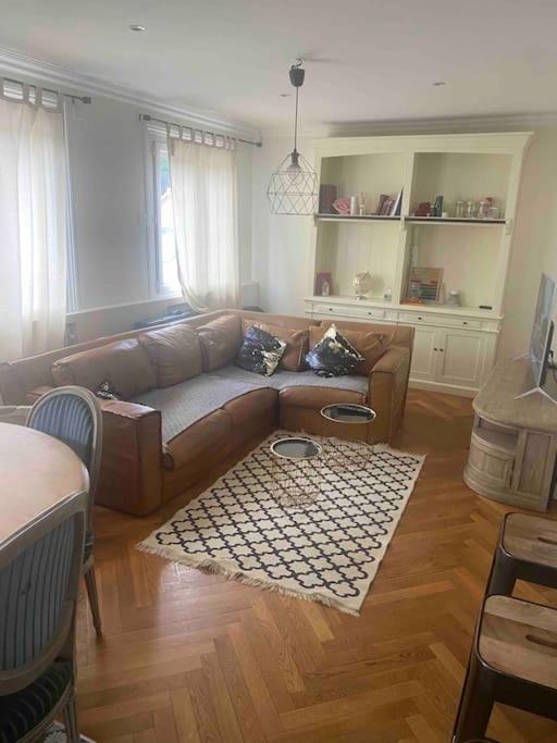 Appartement Chez nous! 7 min de lyon 62 Avenue de l'Aqueduc de Beaunant 69110 Sainte-Foy-lès-Lyon