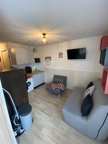 Chez nous, chez Vous
