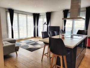 Chez patron T4 3BR near Disneyland and train station-Montévrain