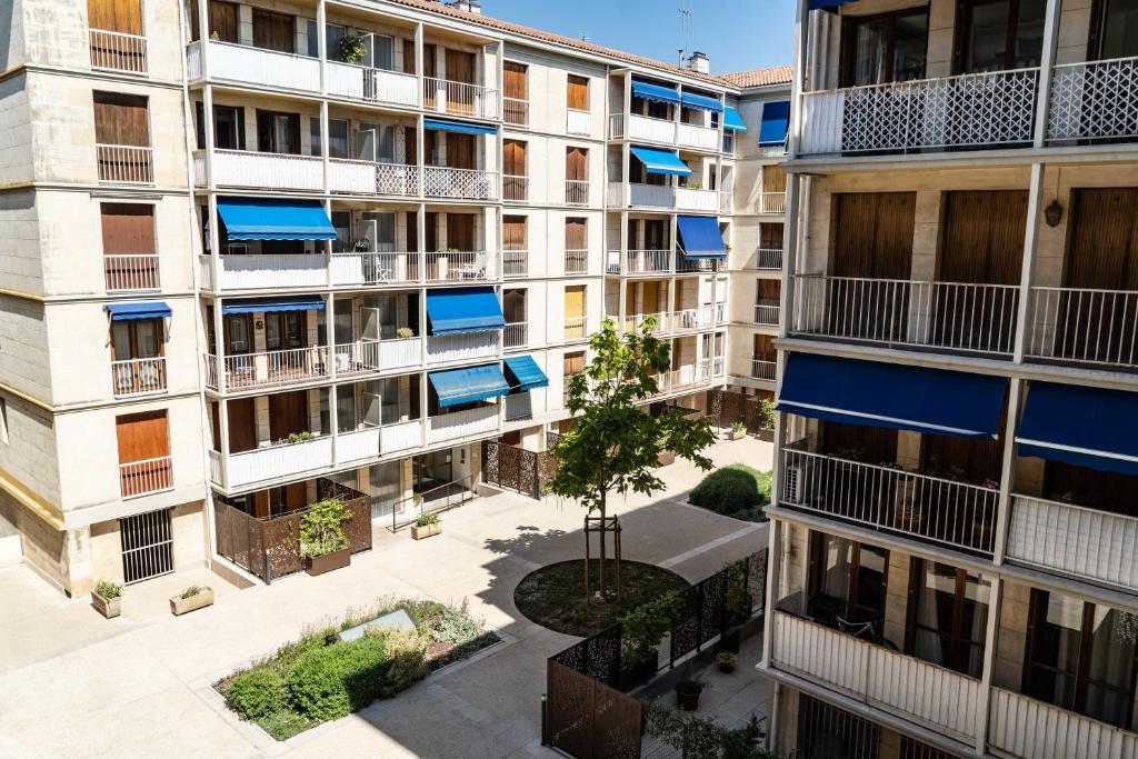 Chez vous Netflix Disney by Rentabao 37 Rue Buffon, 84000 Avignon