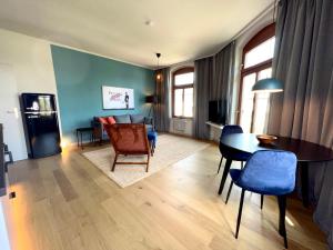 chic and calm with balcony in gorgeous kassberg