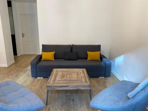 Chic and Cosy apartment close to the port and Garibaldi