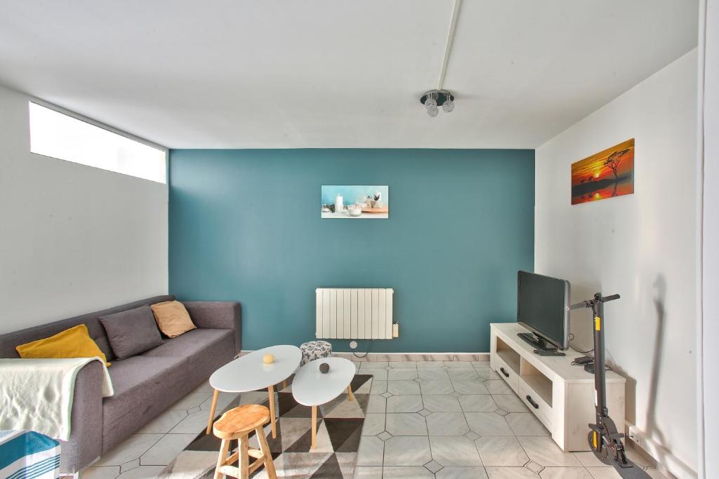 Appartement Chic and Spacious apart amazing terrace 410 Square du Dragon 91000 Évry-les-Châteaux