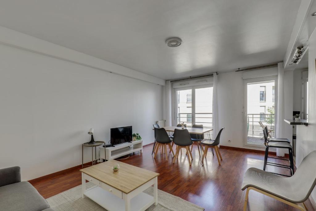 Appartement Chic and spacious apart with parking 45 Rue Henri Barbusse 95100 Argenteuil