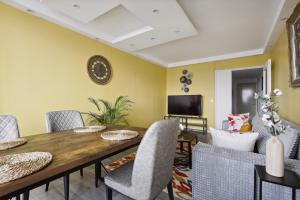 Chic and spacious apart with parking
