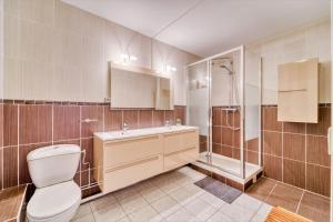 Chic and spacious apart with parking