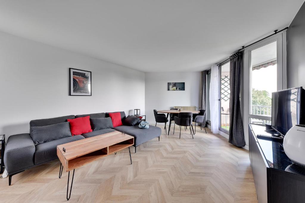 Appartement Chic apart with parking and balcony 29 Rue Arnold Géraux 93450 Villeneuve-la-Garenne