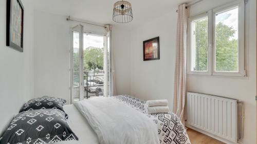 Chic apart with parking near Paris
