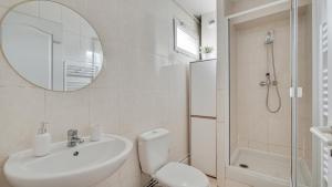 Chic apart with parking near Paris