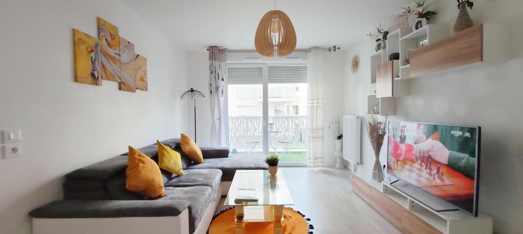 Chic apart with parking near Paris 3 Rue Gustave Caillebotte, 93800 Épinay-sur-Seine