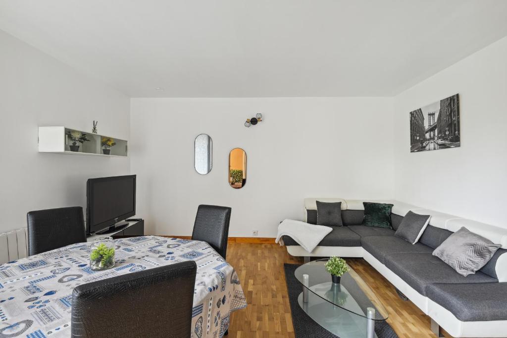 Appartement Chic apart with terrace 15 RUE GASTON BONNIER 92600 Asnières-sur-Seine