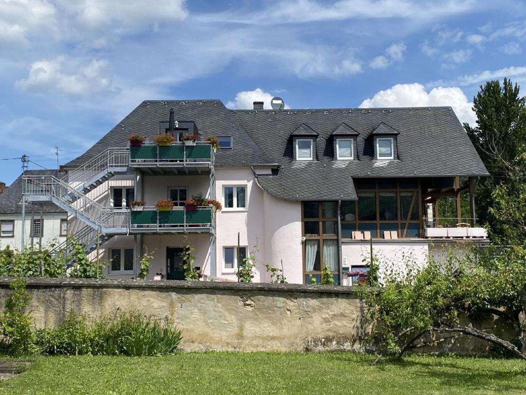 Appartement Chic holiday flat in Trittenheim between vineyards  54349 Trittenheim