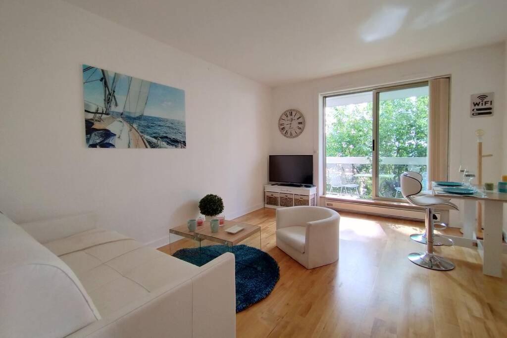 Appartement Chic studio Champs-élysées 23 Rue Weber 75116 Paris