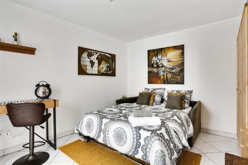 Chic studio with terrace downtown Paris