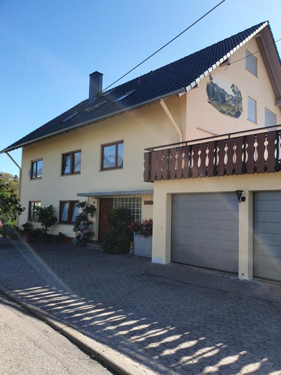 Chickenhill Blackforest, Ferienwohnung Großhans Burgstraße, 75323 Bad Wildbad