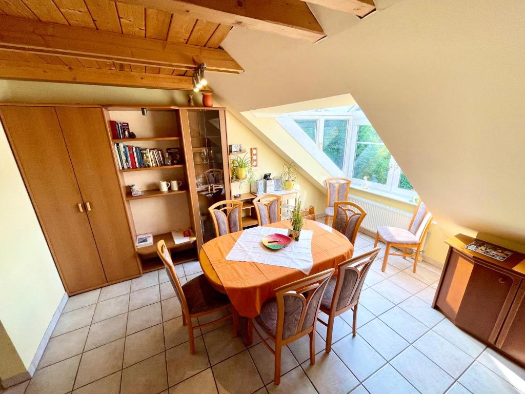 Appartement Christinas Fewo Fischerhus mit 3 Schlafzimmer, Küche, Wohnzimmer,Badezimmer , Balkon u Garten u Parkplatz in Thiede Ferienwohnung Am Sportpark 2 38239 Salzgitter