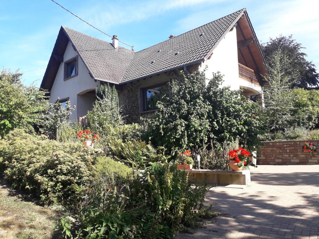 Christinas Fewo Fischerhus mit 3 Schlafzimmer, Küche, Wohnzimmer,Badezimmer , Balkon u Garten u Parkplatz in Thiede