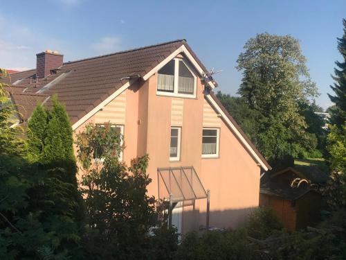 Christinas Fewo Fischerhus mit 3 Schlafzimmer, Küche, Wohnzimmer,Badezimmer , Balkon u Garten u Parkplatz in Thiede