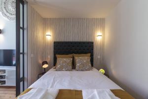Cinema Luxury House