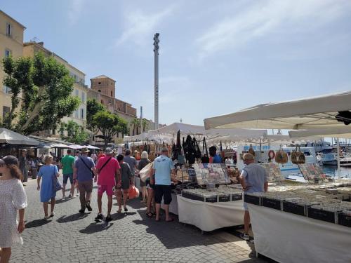 Ciotat colada beau duplex atypique à 50 m du port
