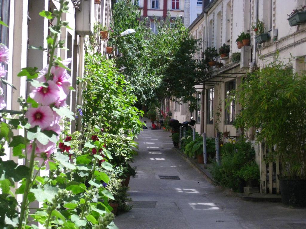 Appartement Cité Pilleux - Charming Studio in a flowery pedestrian lane 30 Avenue de Saint-Ouen 75018 Paris