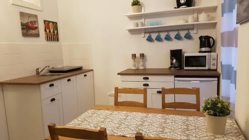 City Apartment, good location, 5 guests