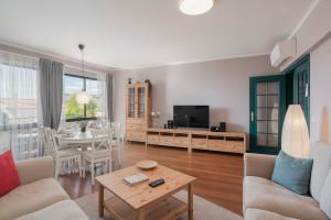 City breaks with pool - Belvedere Apartment