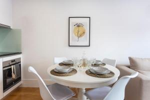City Center 2BR Flat w/ AC by LovelyStay