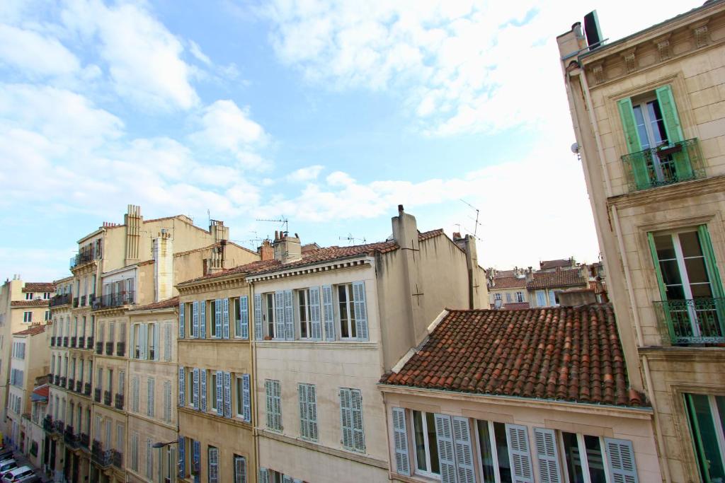 Appartement City center : bright, comfortable and spacious appartment 45 Rue Terrusse 13005 Marseille