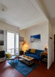 City center : bright, comfortable and spacious appartment