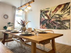 *City, Nähe Hbf, Kingsizebetten, Fitnessecke*