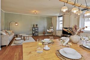 *City, Nähe Hbf, Kingsizebetten, Fitnessecke*