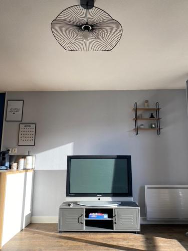 City Rose T2 ensoleillé-piscine-parking privé -fibre -balcon