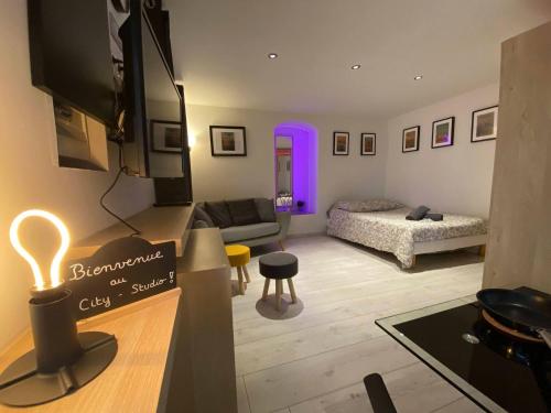 City Studio - Tour De Montlhery
