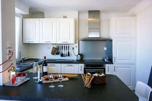 CITY VIEW KEYWEEK Apartment in the heart of Biarritz close to the beach