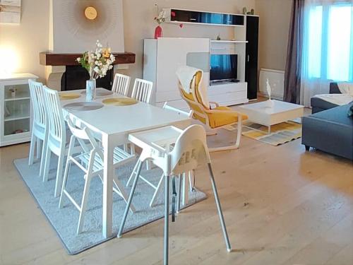 City-Villa Cergy by Servallgroup