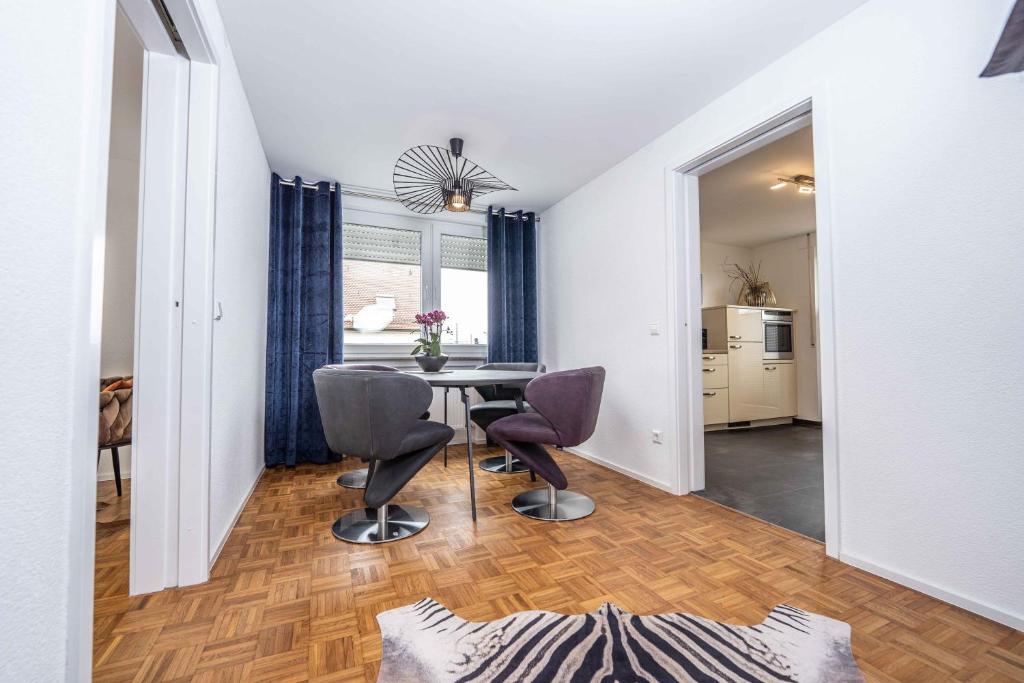 Appartement City Wohnung FN L 5 KLIMATISIERT mit Balkon und Küche 19 Möttelistraße 2. OG 88045 Friedrichshafen