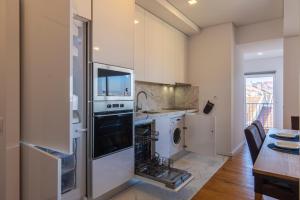 Classy Two Bedroom View NEW