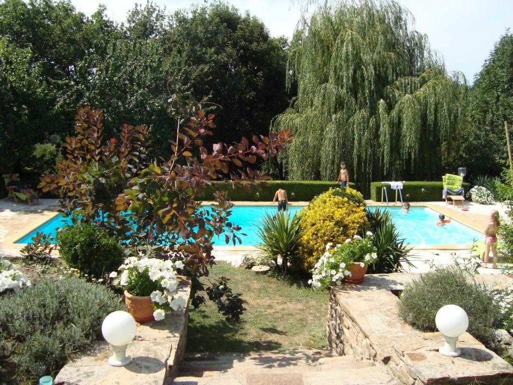 Clos du Cardinal avec piscine 84800 LʼIsle-sur-la-Sorgue