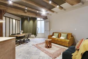 Appartement CMG - Amazing Duplex 2BR/6P - Le Marais 2 Rue Commines 75003 Paris Île-de-France